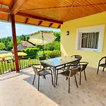 No 68 House Tuende With Covered Swimming Pool بيت للعطل *