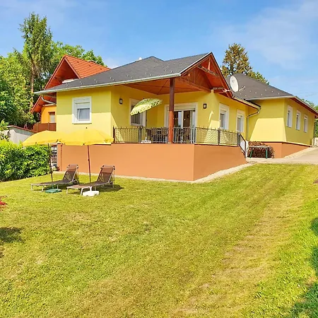 بيت للعطل No 68 House Tuende With Covered Swimming Pool *